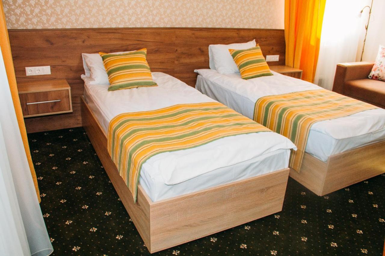 Hotel Rioro Myrhorod Exterior foto
