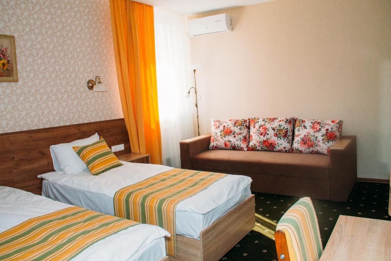 Hotel Rioro Myrhorod Exterior foto